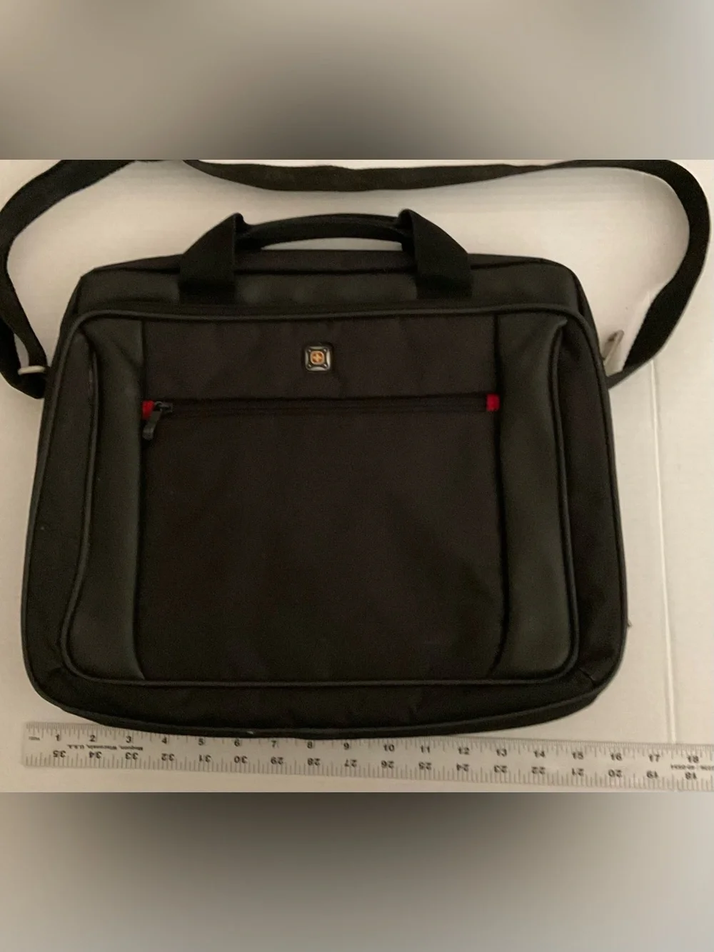 Wenger Swiss Tech Black Padded Laptop Messenger Bag 15x12